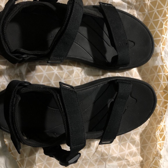 Men’s Teva Sandals - Picture 3 of 3